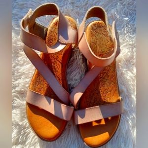 Tan/Pink Size 8 1/2 Worn Once Sandals